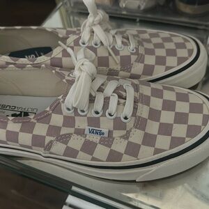 Brand new never work Vans shoes 8.5